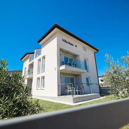 Navi Apartment *