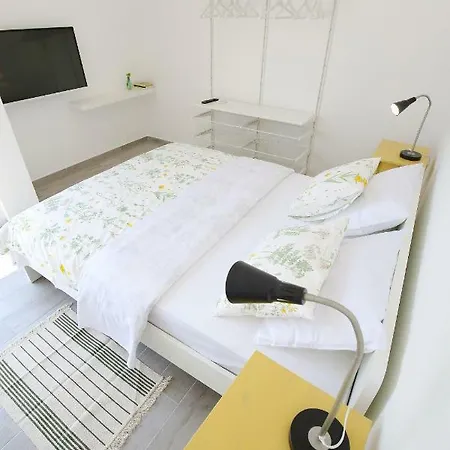 Navi Apartment *