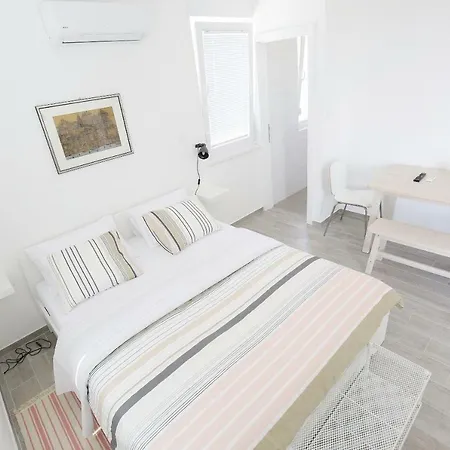 Navi Apartment *
