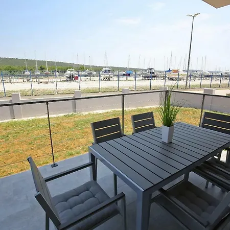 Navi Appartement Bibinje