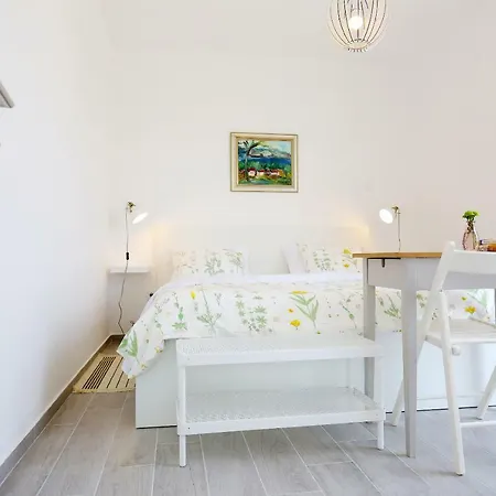 Apartment Navi *