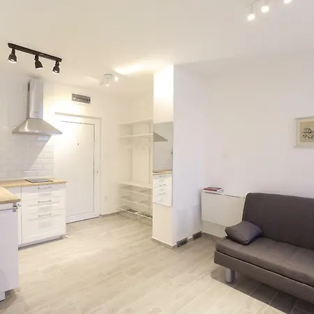 Navi Apartment