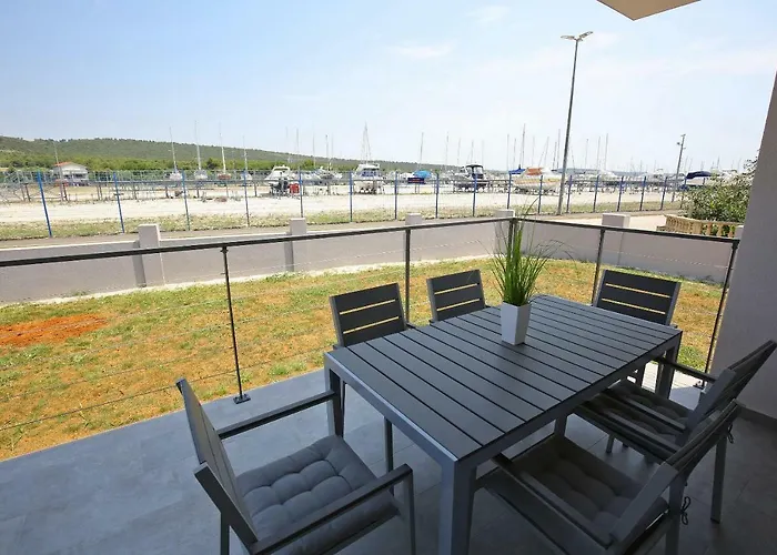 Navi Lägenhet Bibinje