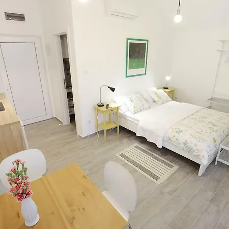 Navi Apartman